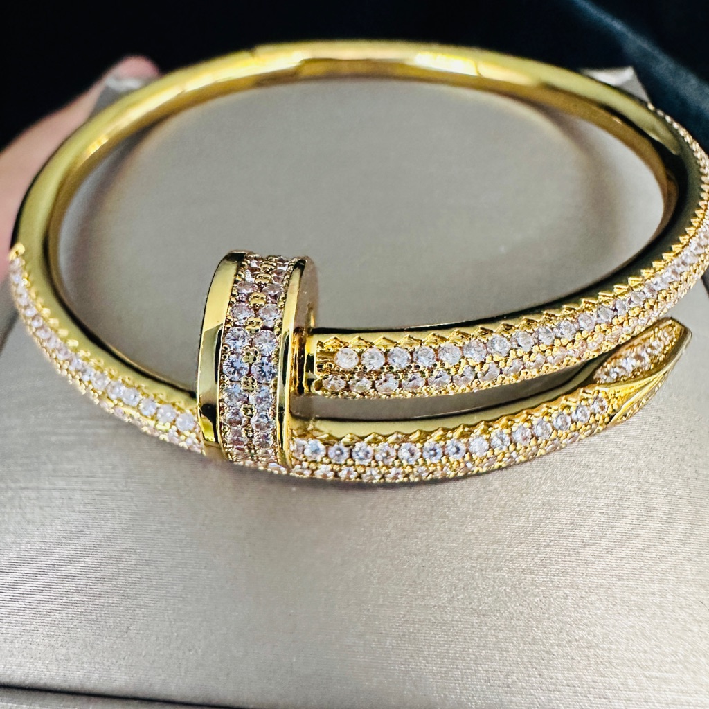 Elegant Gold And Silver Women's Bracelet